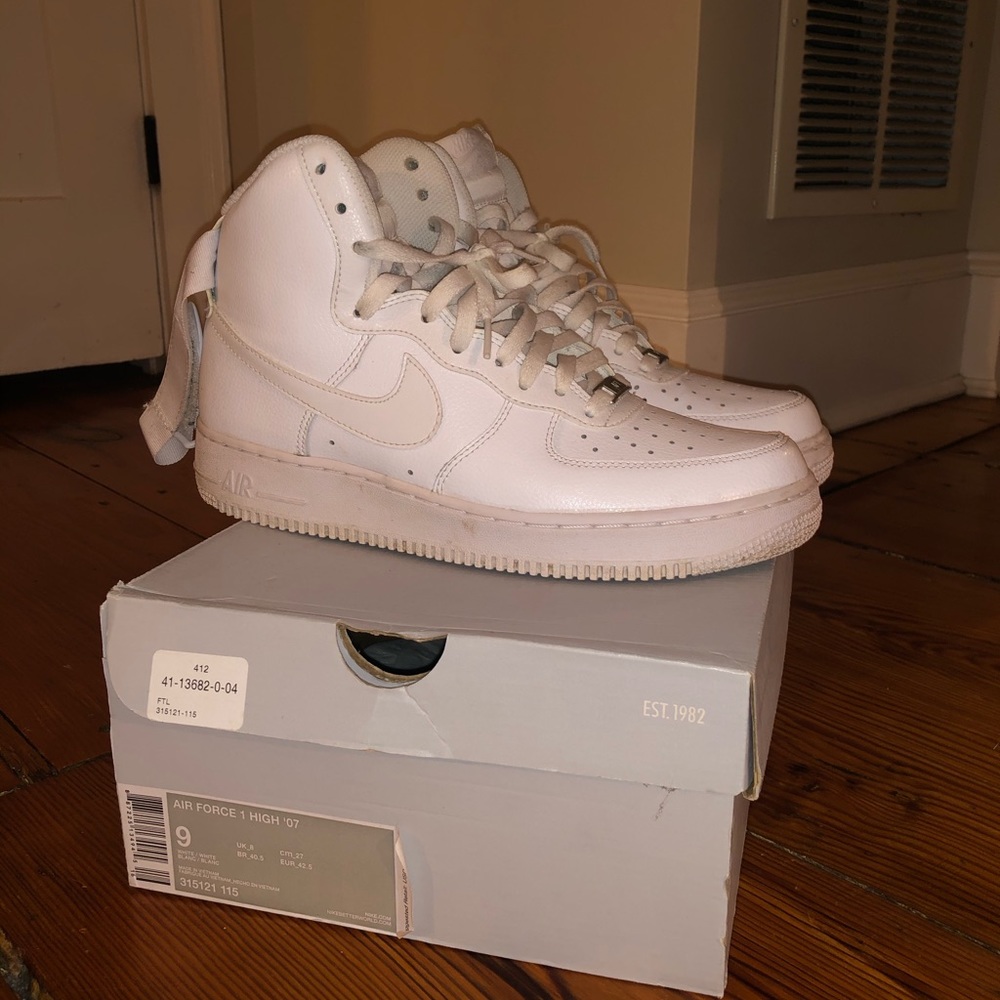 Nike Air Force 1  High 07’